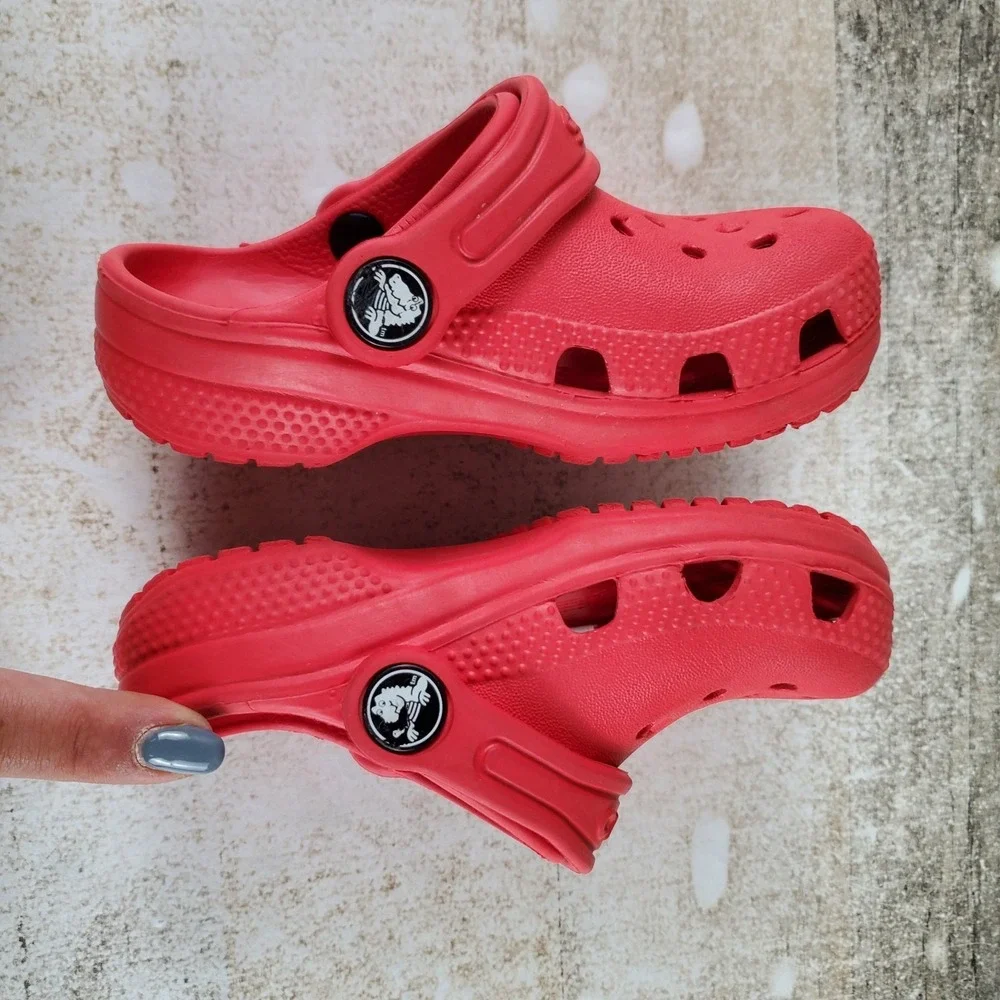 Crocs Classic Clog Kids Sz 7 C7 Red Rubber Round Toe Comfort Slip On Slingback